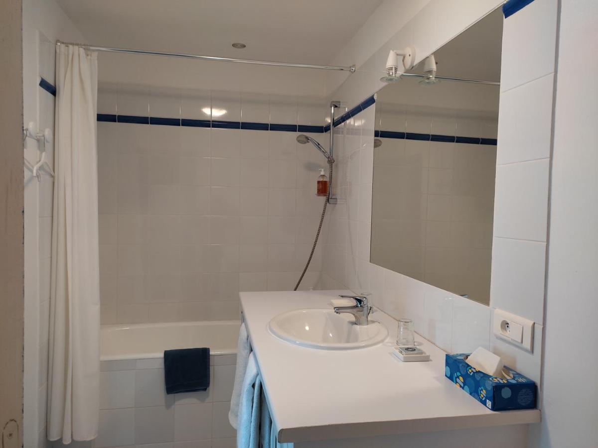 Le Logis Du Pradet Bed & Breakfast Moncrabeau ภายนอก รูปภาพ