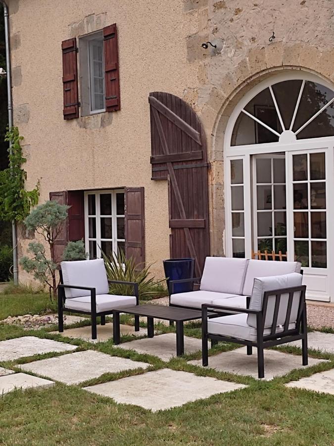 Le Logis Du Pradet Bed & Breakfast Moncrabeau ภายนอก รูปภาพ