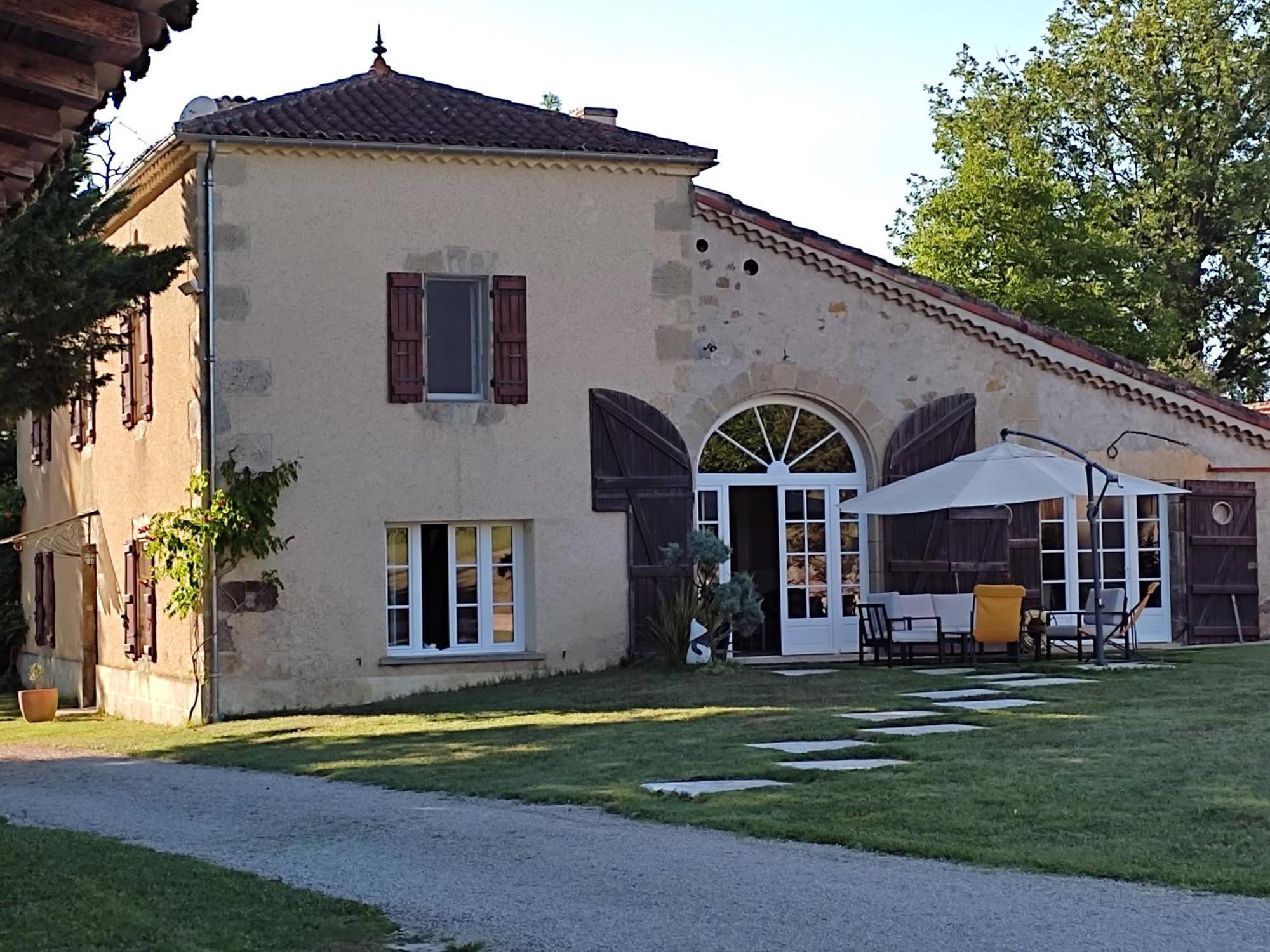 Le Logis Du Pradet Bed & Breakfast Moncrabeau ภายนอก รูปภาพ